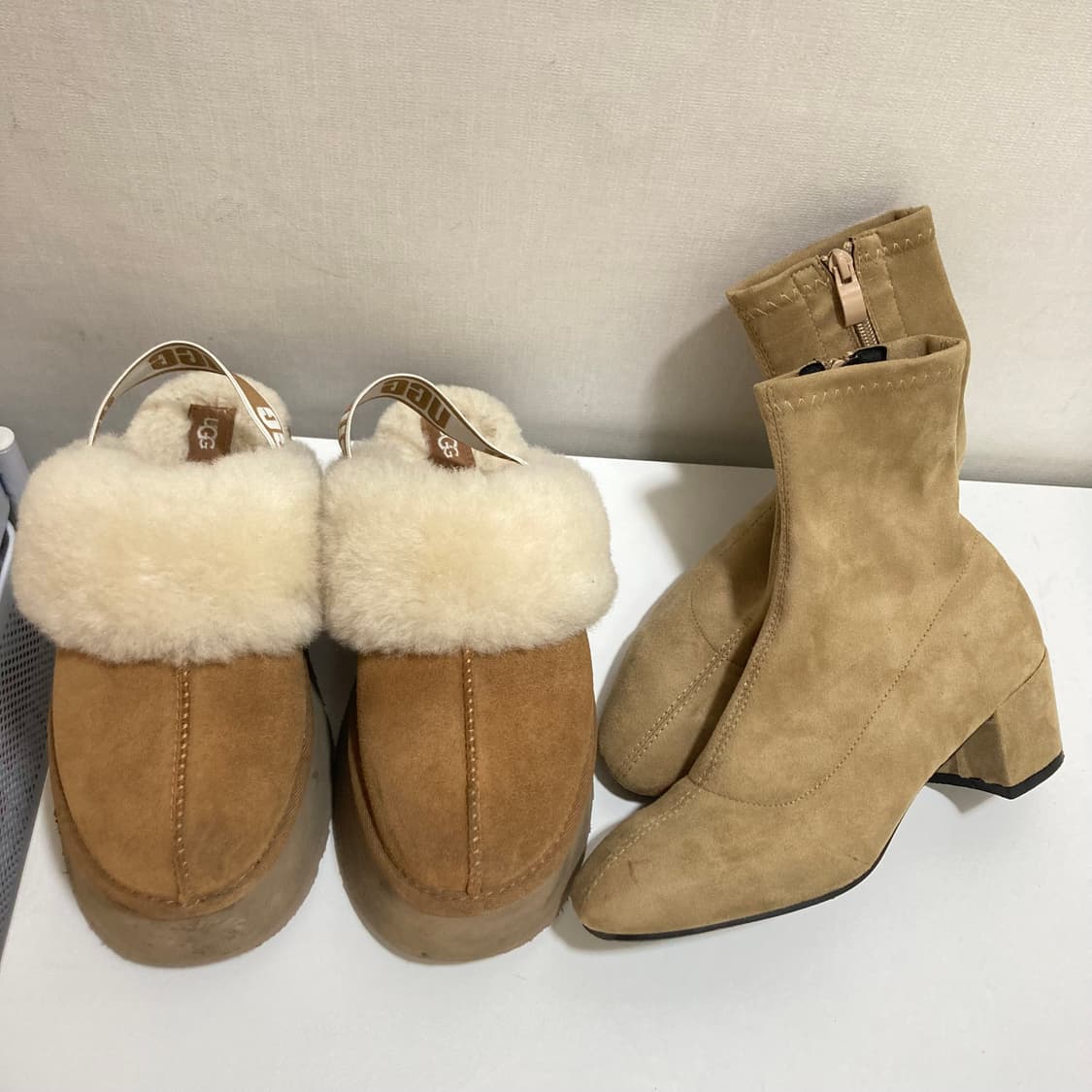 정품) UGG 어그 털 슬리퍼 240 상품이미지1