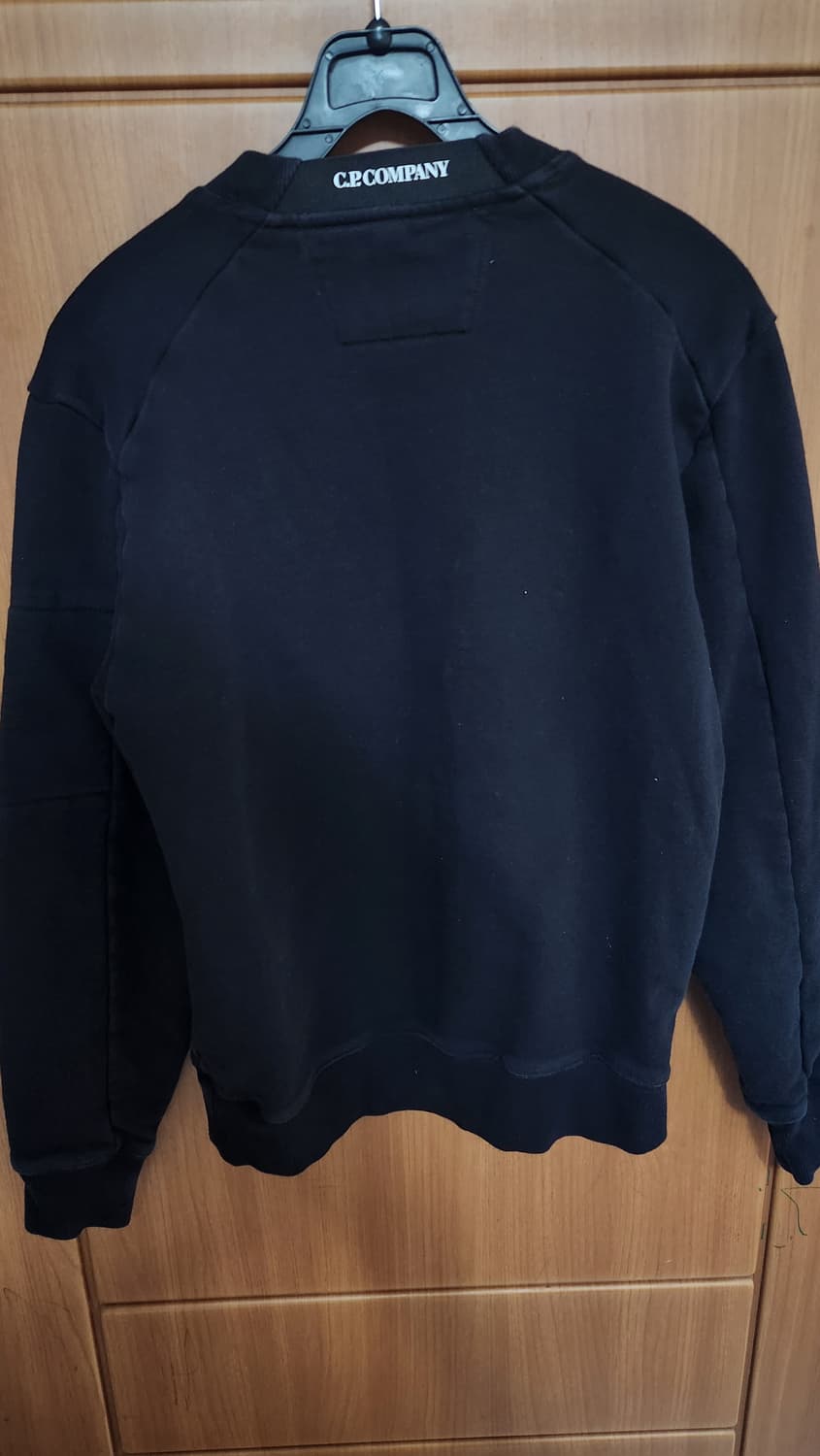 cp컴퍼니 맨투맨 상품이미지2