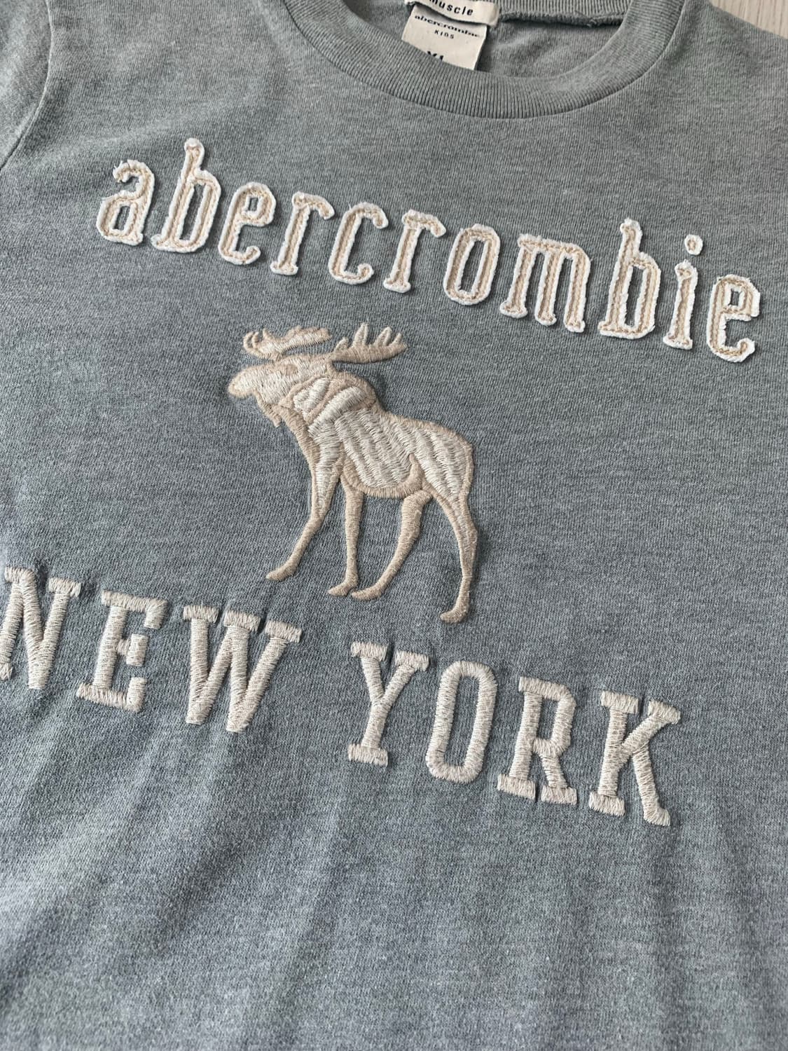아베크롬비 뉴욕 반팔 티셔츠 (실측확인) 상품이미지2
