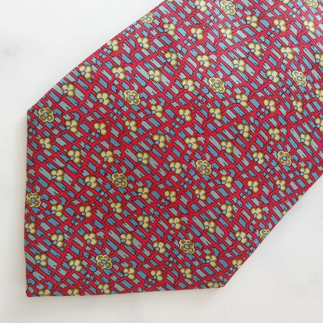 페라가모 실크 레드 플라워 패턴 넥타이 9.9cm A+등급 K1225
 상품이미지8
