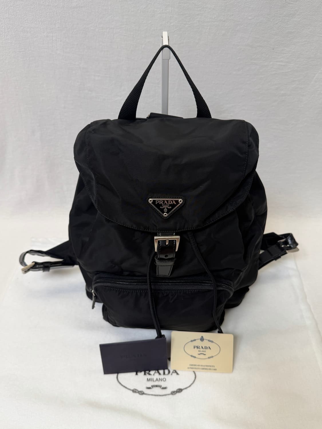 정품 프라다 포코노 나일론 원포켓 백팩 미디움 블랙 상품이미지4