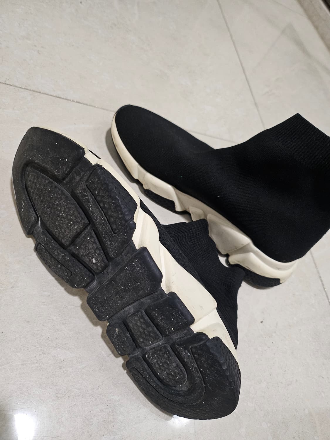 발렌시아가  상품이미지5