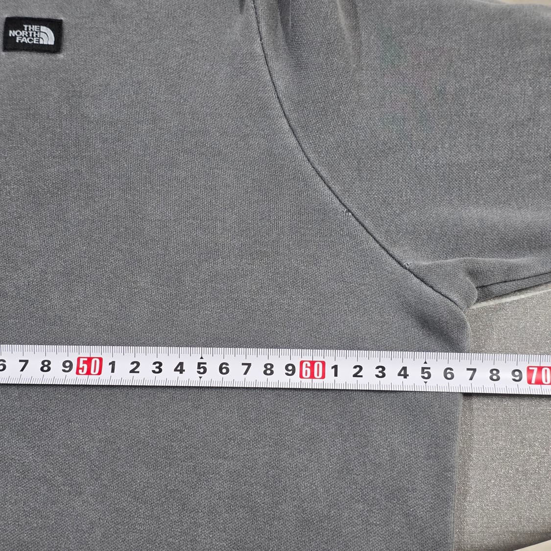 105 XL 노스페이스 피그먼트 다잉 오버핏 맨투맨 그레이 상품이미지9