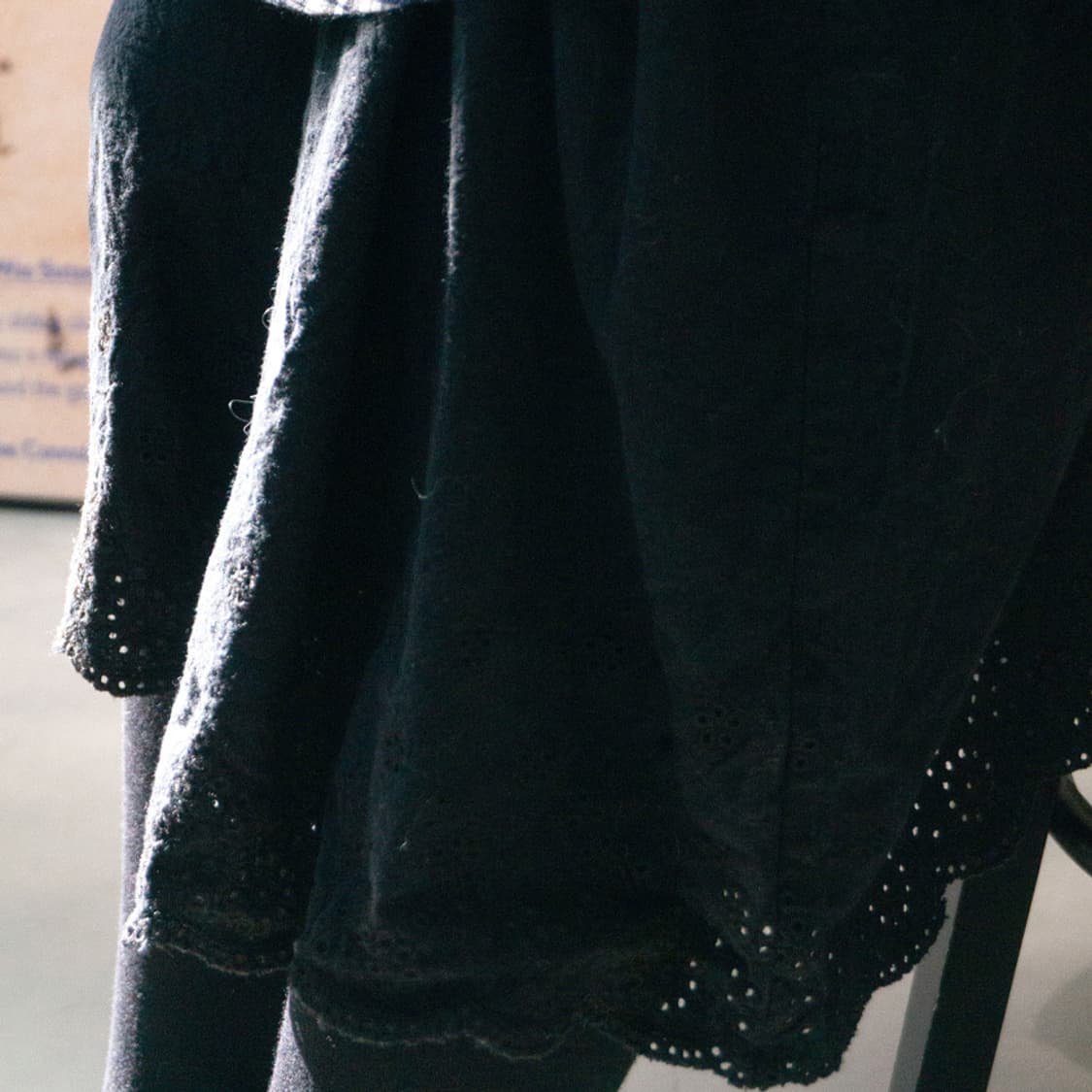 모카 안개 블랙 펀칭 원피스 상품이미지10