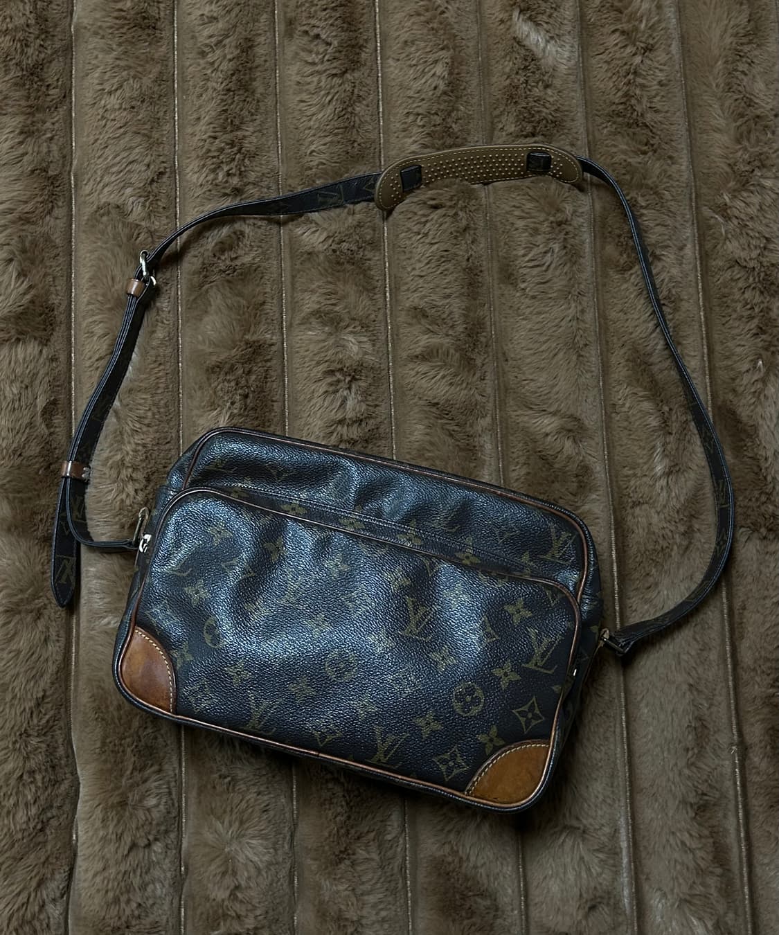 정품 빈티지 루이비통 닐로 메신저 크로스백 상품이미지3