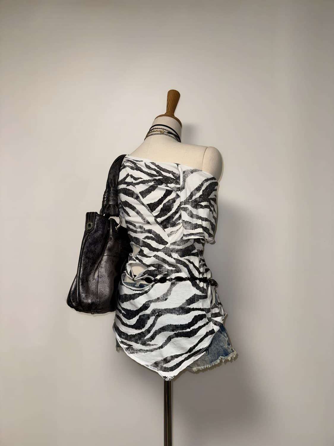 지브라 스크래치 언발 갸루탑 상품이미지2