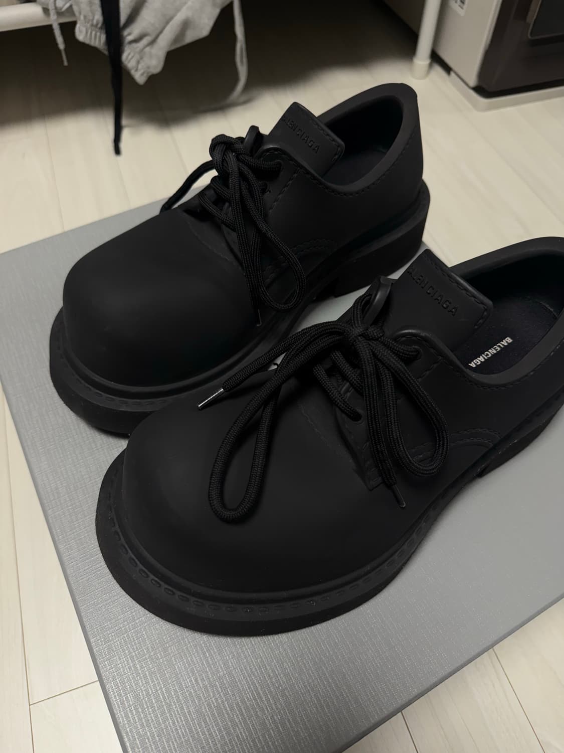 [E40]발렌시아가 스테로이드 더비 팝니다 상품이미지2