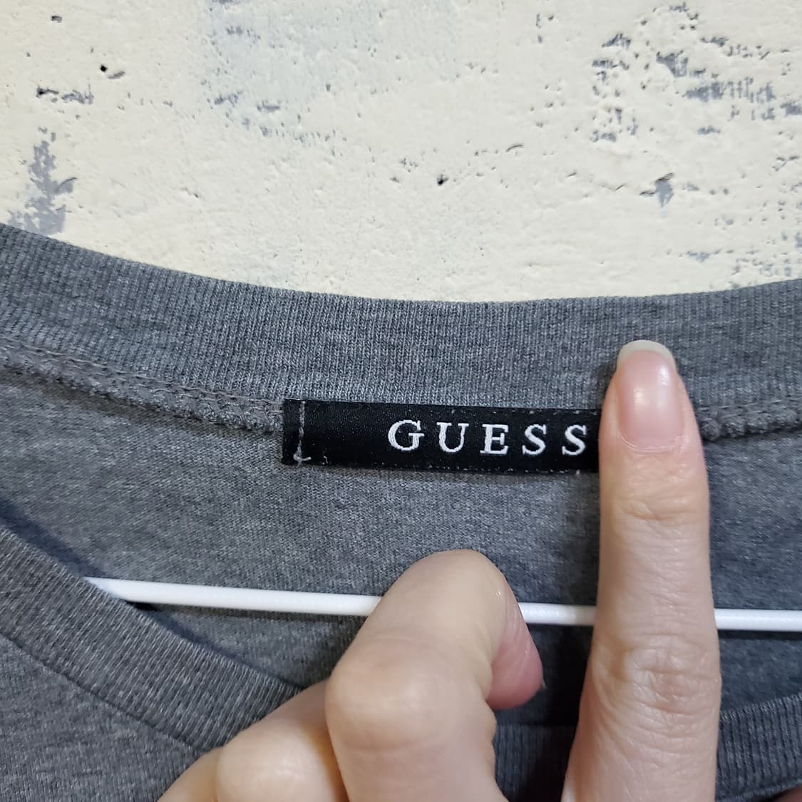 게스 로고 라운드 반팔티  상품이미지4