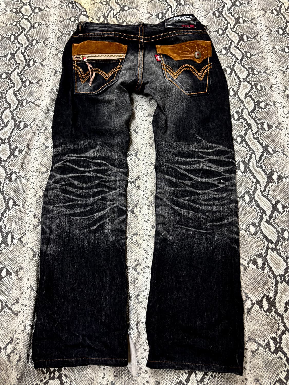 “Edwin” Western Black Crack Washed Pants 상품이미지7