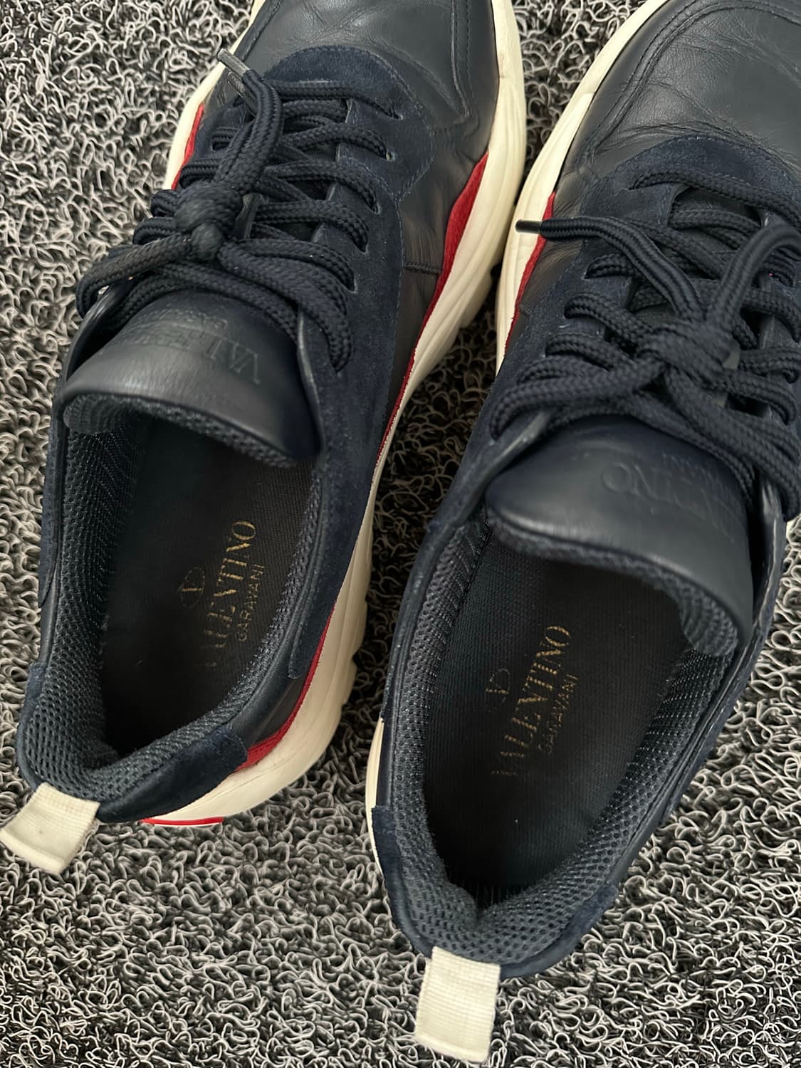 발렌티노 Garavani 네이비/레드 스니커즈 41 상품이미지6