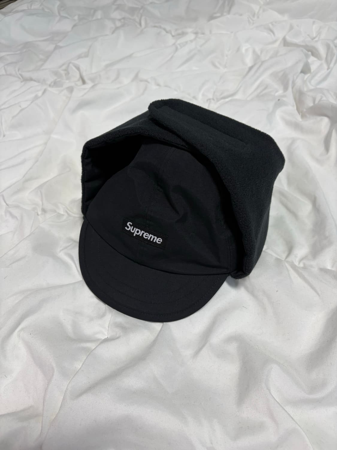 [M-L] 슈프림 고어텍스 이어 플랩 캡 블랙 상품이미지1