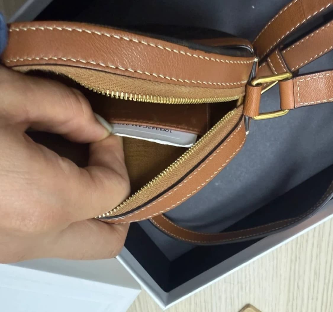 셀린느 트리옹프 라운드 숄더백 상품이미지4