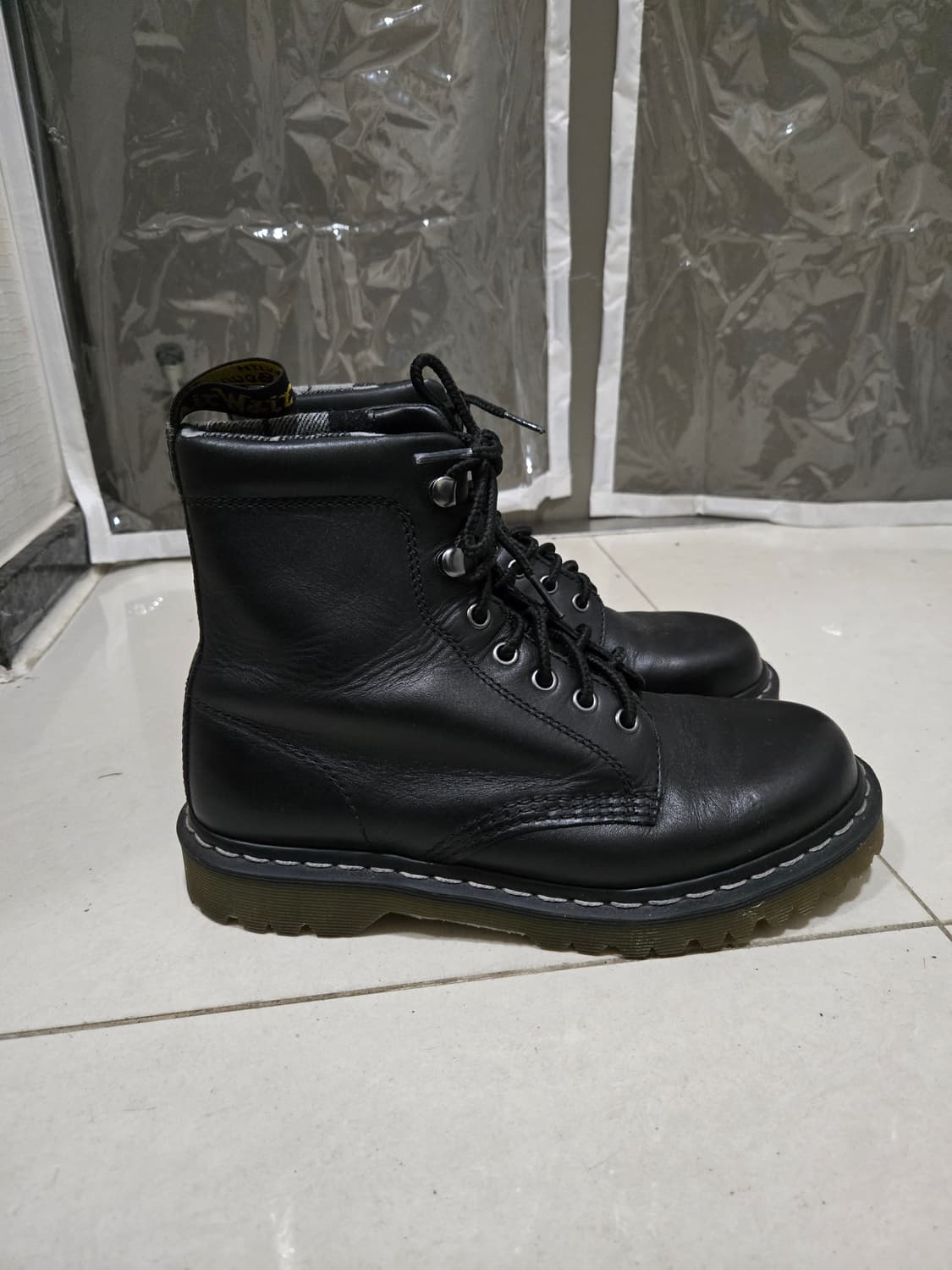 닥터마틴 할로우 8홀 블랙 260 상품이미지1