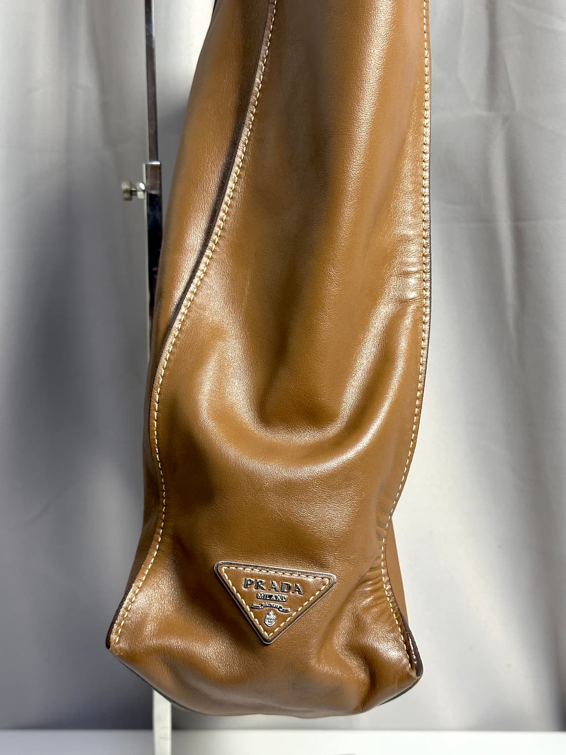 프라다 소프트 카프 레더 토트백  상품이미지5