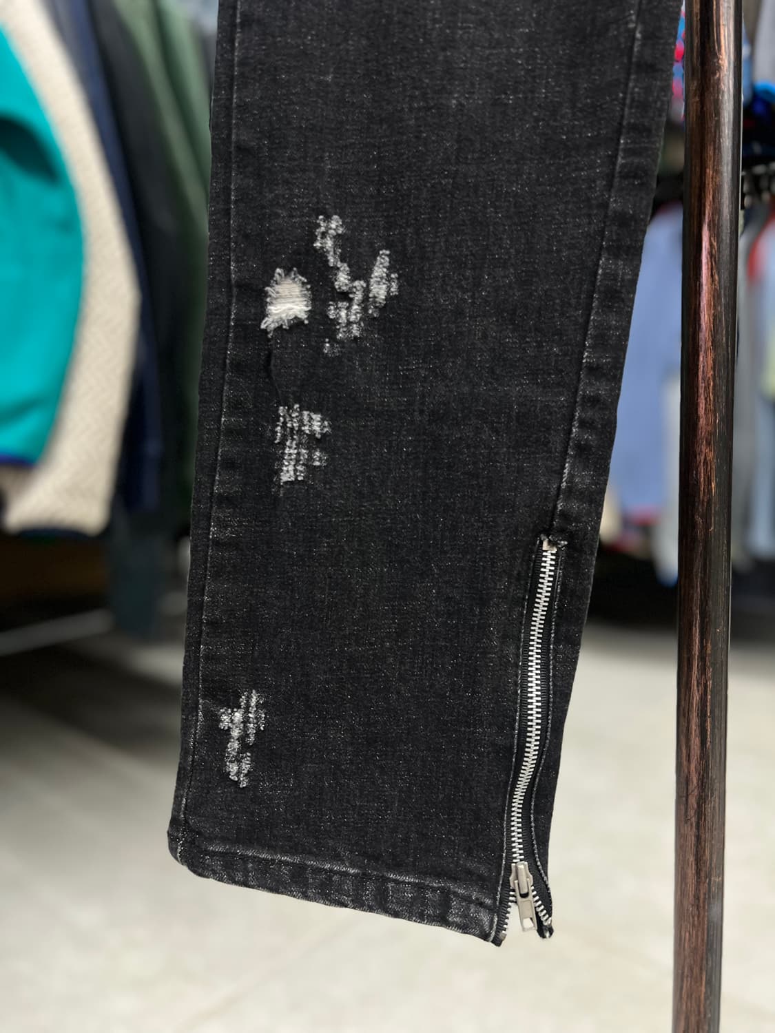 옆지퍼 블랙진 상품이미지8