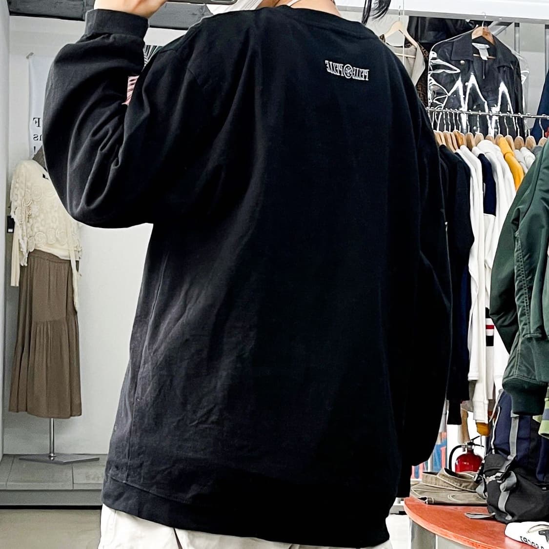 팰레 펠레 90s 올드 잉글리쉬 블랙 롱슬리브 상품이미지2