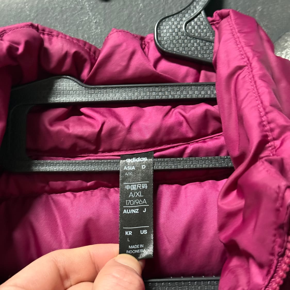 아디다스 라인 디테일 삼선 경량 패딩 상품이미지5