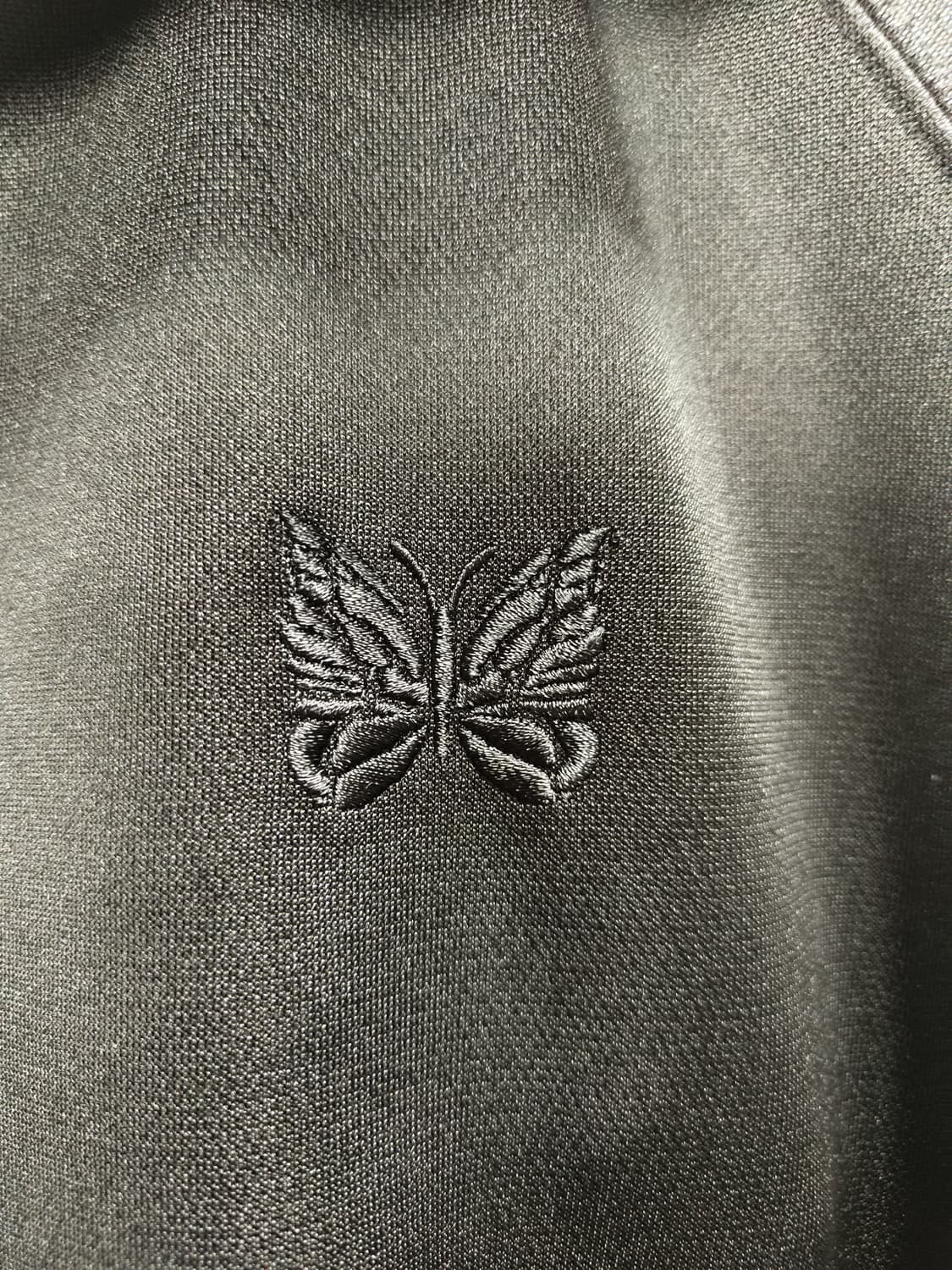 니들스 트랙자켓 블랙/블랙(펄) m 상품이미지2