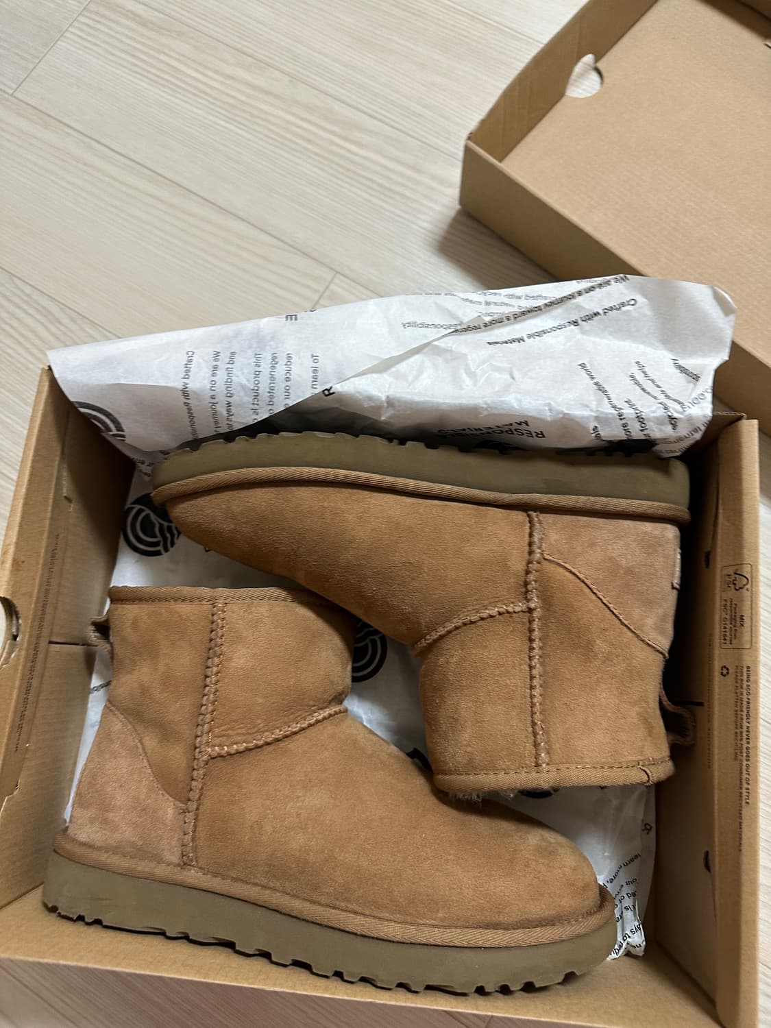 어그 클래식 미니2 체스트넛 240 상품이미지4