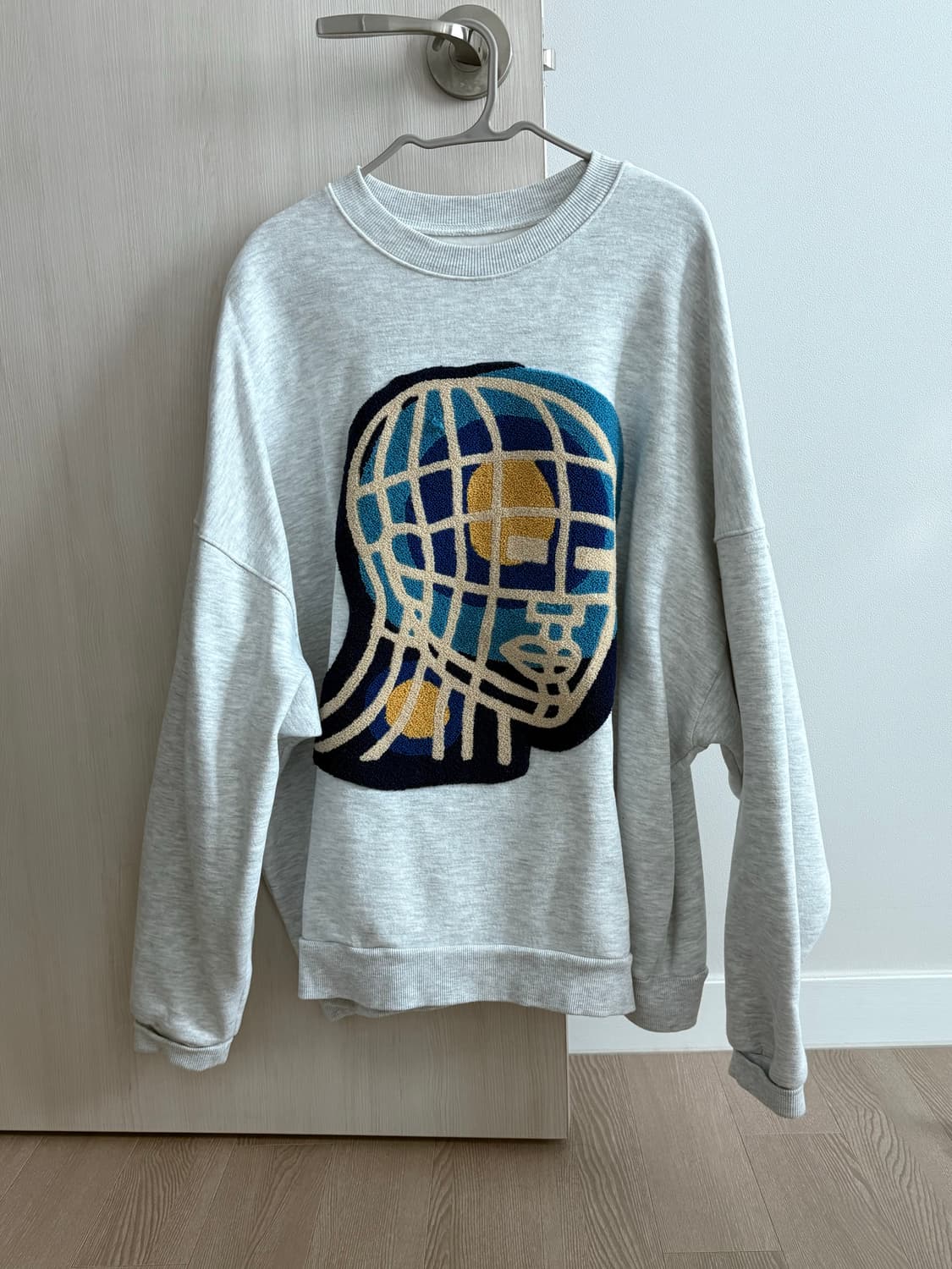 Graphic Embroidered Sweatshirt – Grey 상품이미지1
