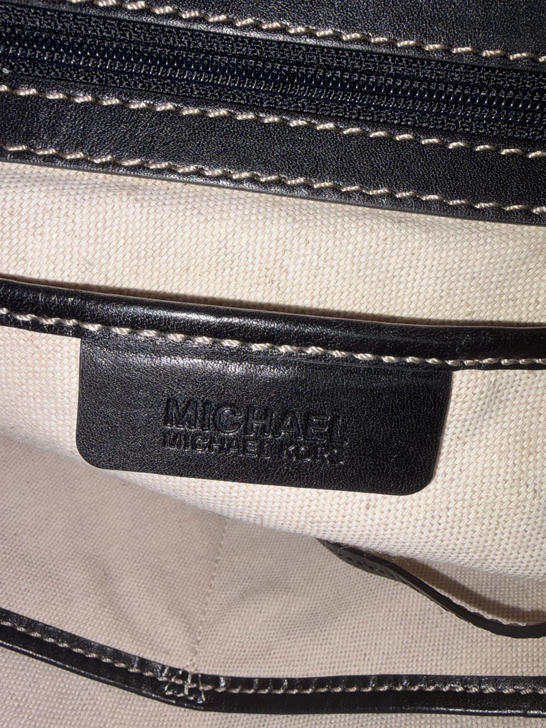 마이클코어스 y2k 스터드백 숄더백 빅 가죽 가방 상품이미지4