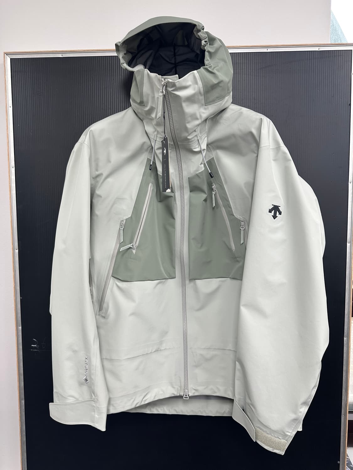 데상트(Descente) 재팬 얼터레인(Alterrain) 디터쳐블 자켓 상품이미지1