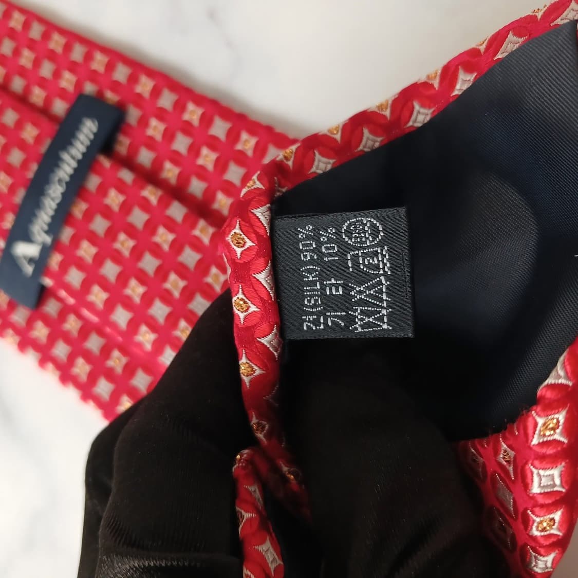 아쿠아스큐텀 실크 레드 기하 패턴 넥타이 9.2cm A+등급 E1392
 상품이미지10