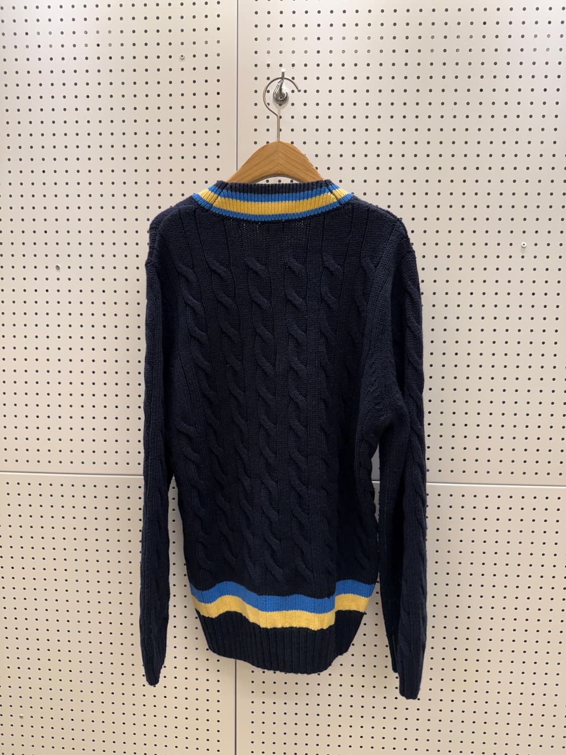 라코스테 브이넥 케이블 배색 니트 U1440 상품이미지3