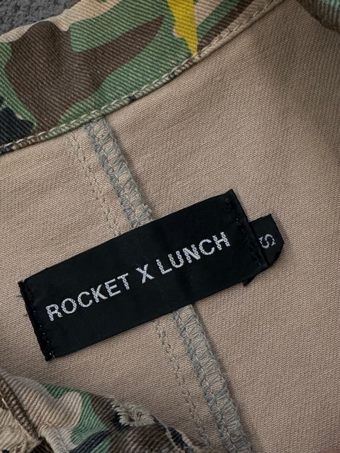 로켓 x 런치 카모플라쥬 자켓 처분  상품이미지3