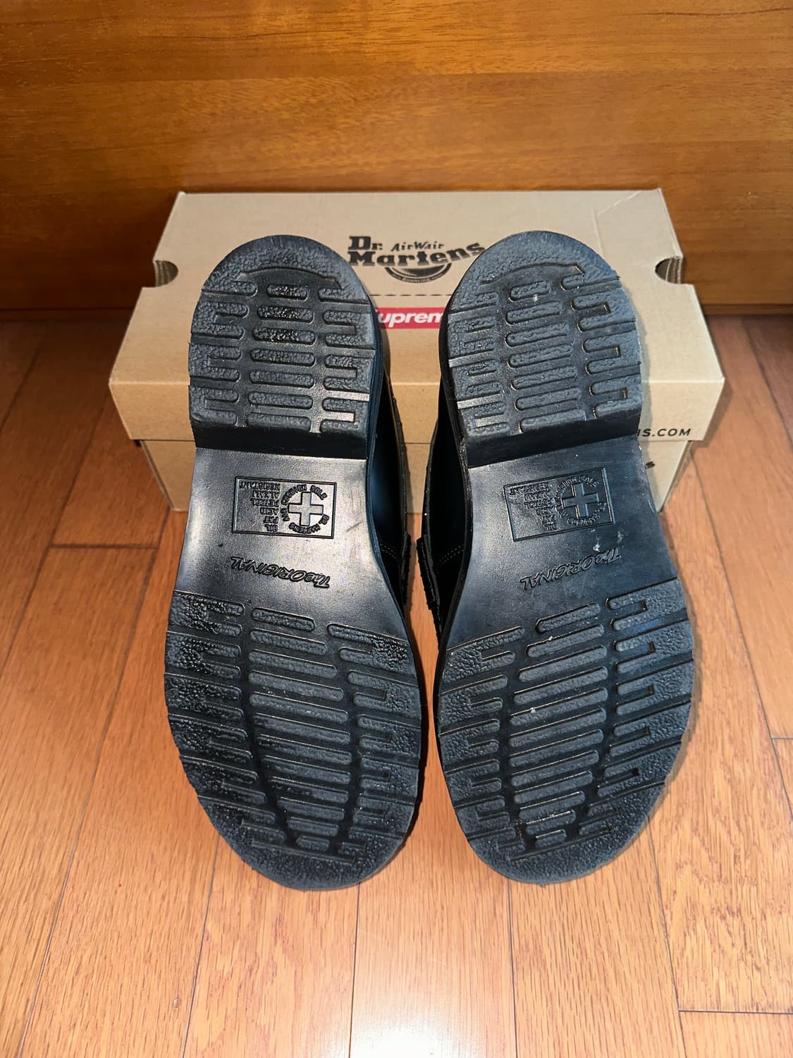 [280] 슈프림 닥터마틴 스터드 펜톤 로퍼 블랙 상품이미지5