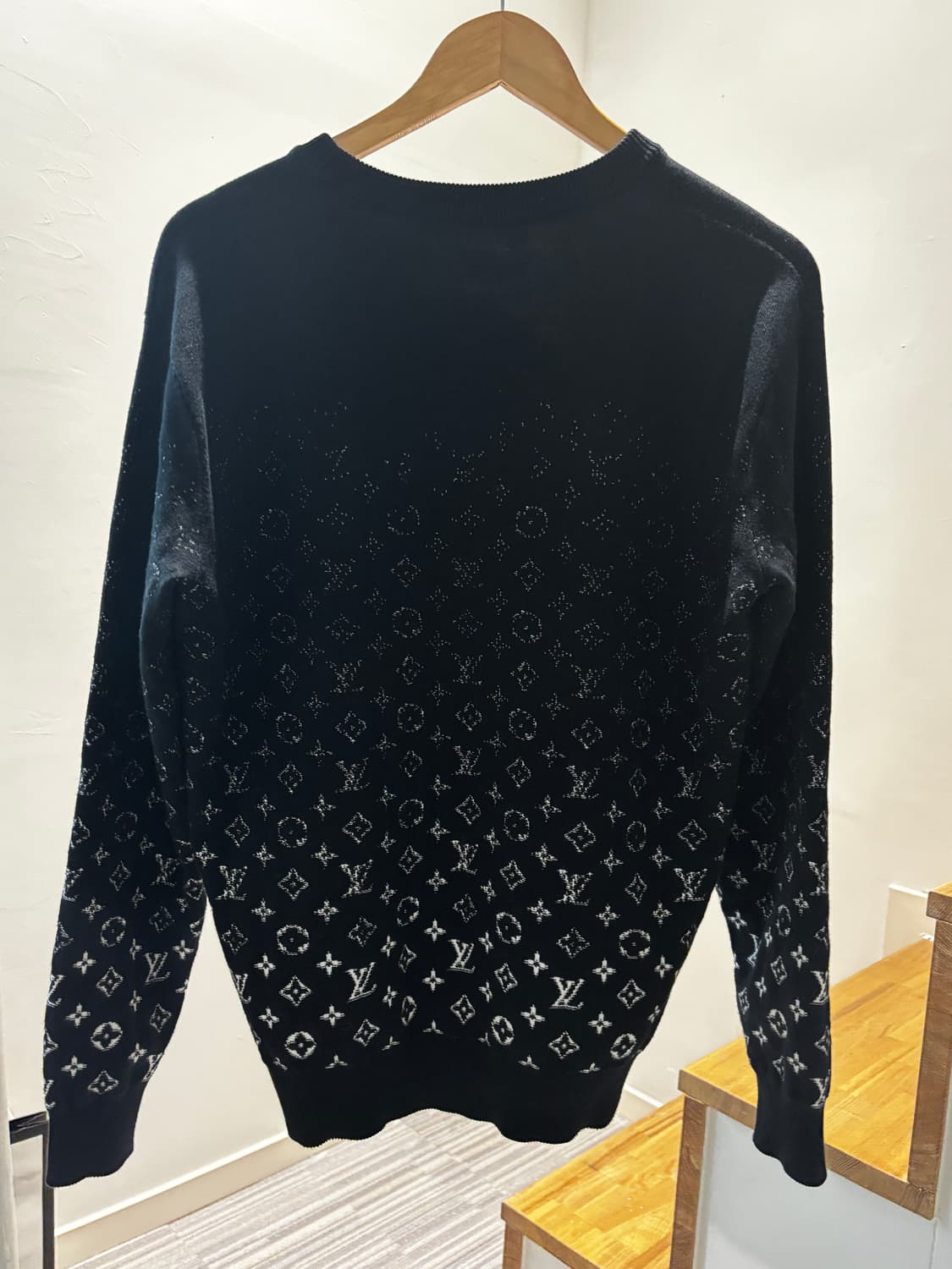 루이비통 그라디언트 모노그램 니트 S 상품이미지2