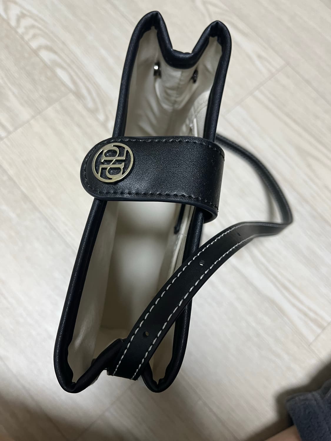 드파운드 타운 버킷백 새상품급 상품이미지8