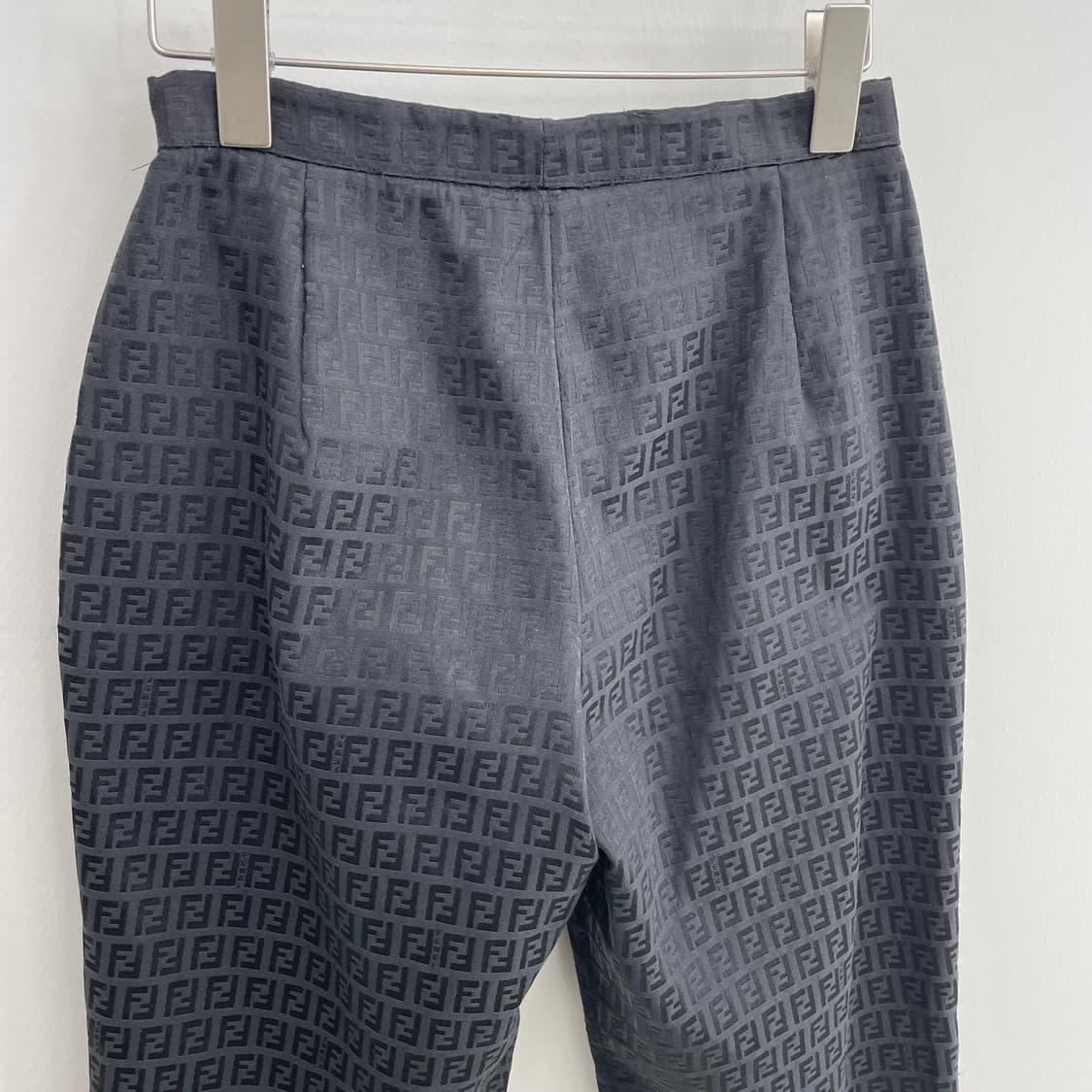 W 펜디 FF 로고 패턴 블랙 코튼 팬츠 상품이미지5