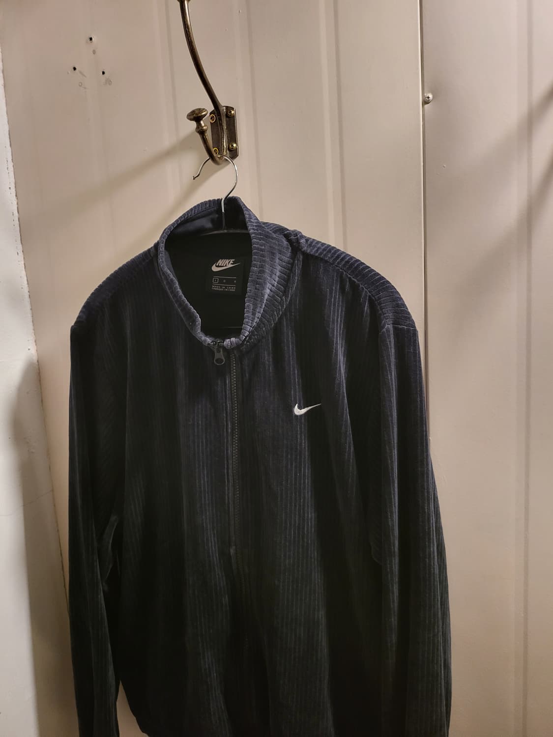 [L]나이키 코듀로이 벨벳 트랙탑 집업 블랙 상품이미지2