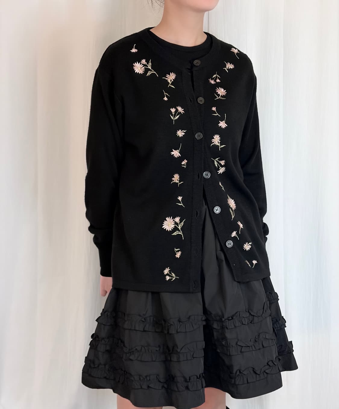 Floral Embroidery Knit Cardigan - Black 상품이미지1