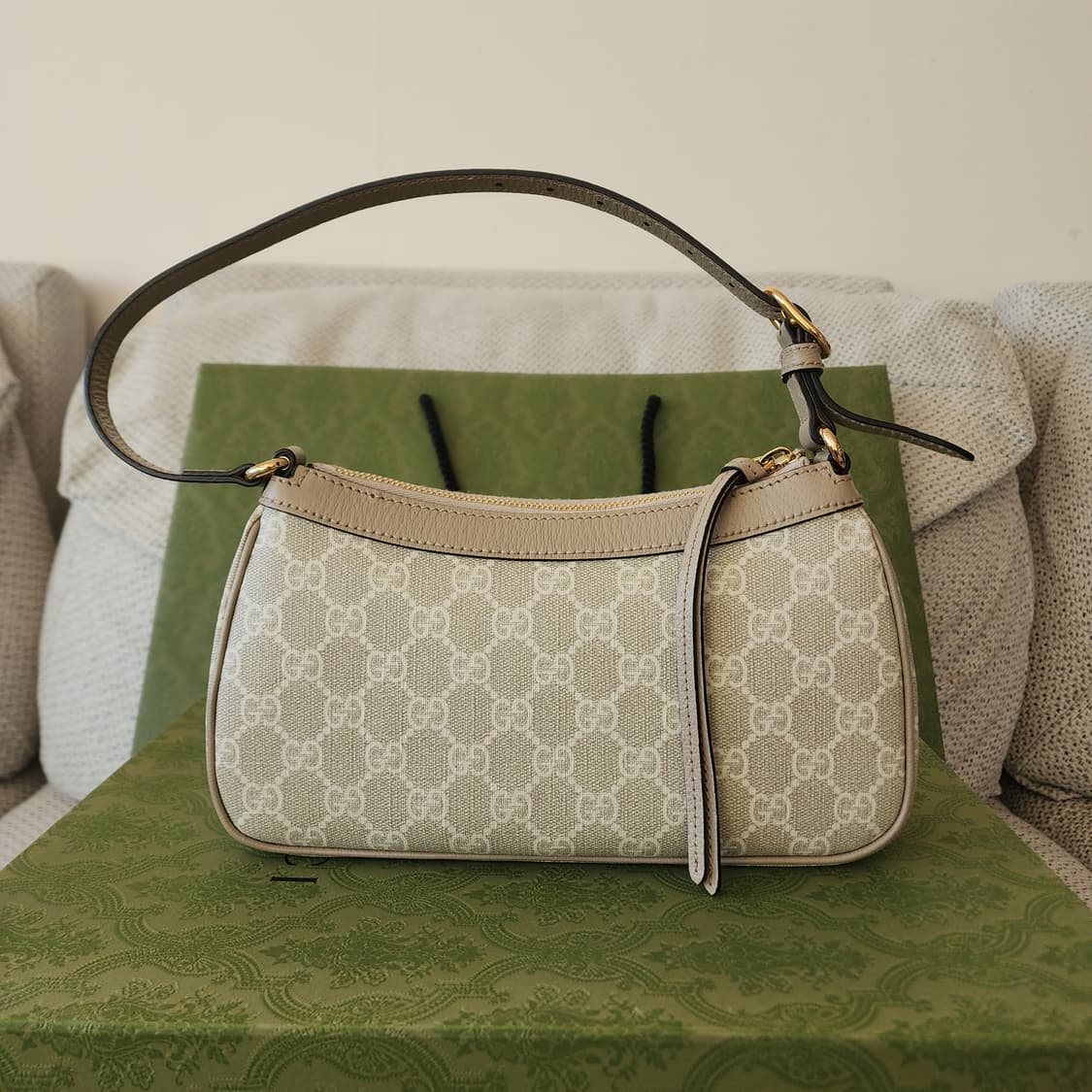 전시품급 구찌 GG 수프림 오피디아 숄더백 스몰 베이지 상품이미지6