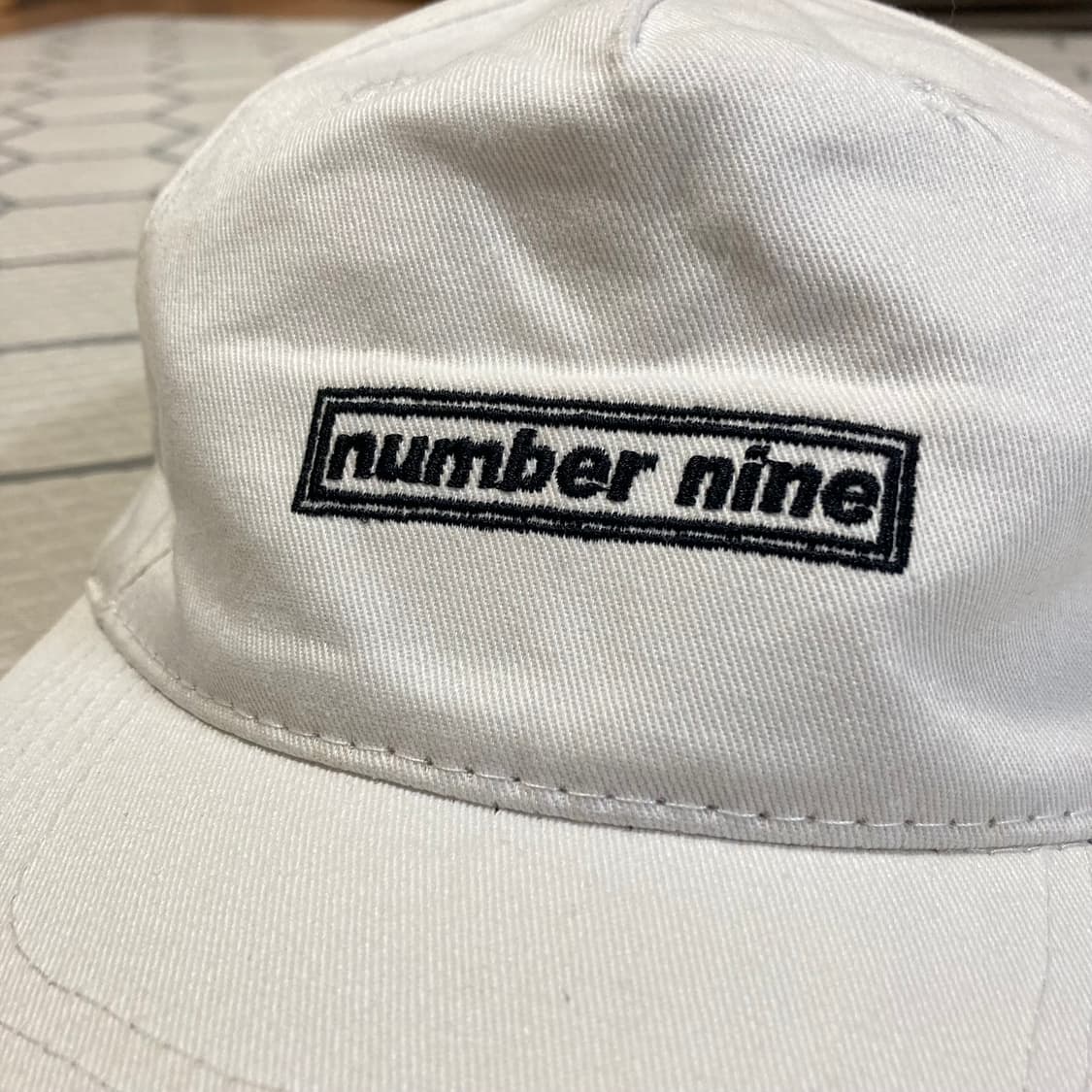 (OS) 넘버나인 박스로고 캡 화이트 상품이미지2