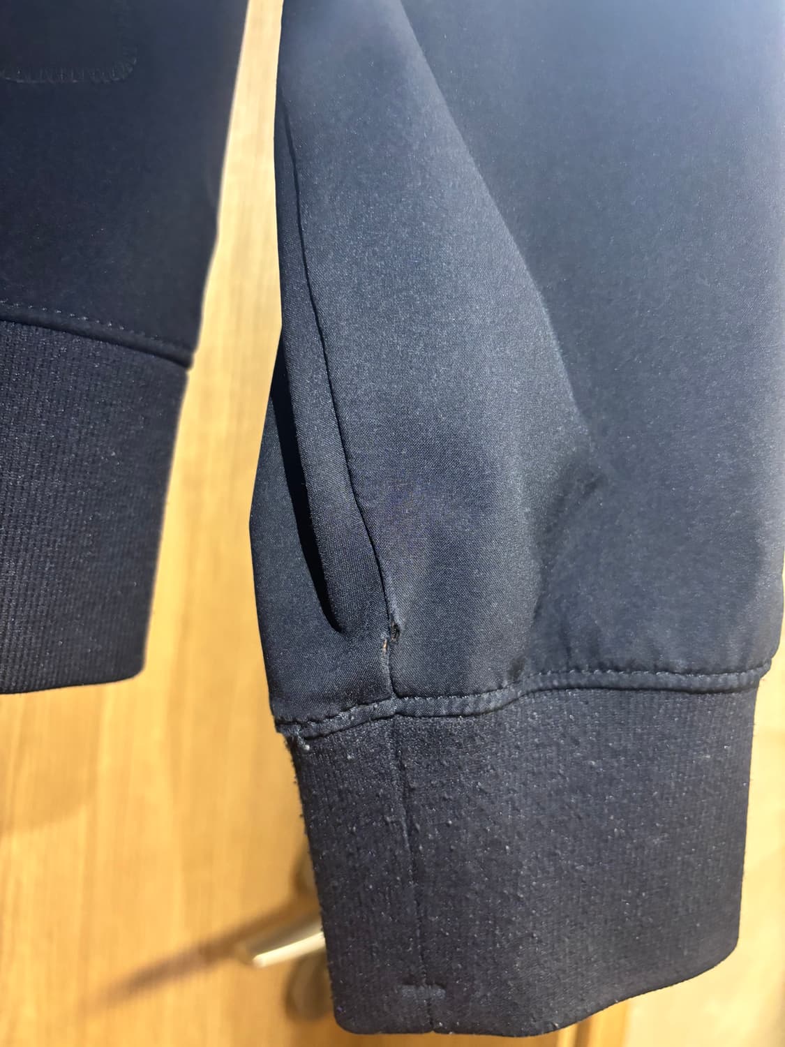 스톤아일랜드 라이트 소프트쉘 블랙 m 상품이미지7