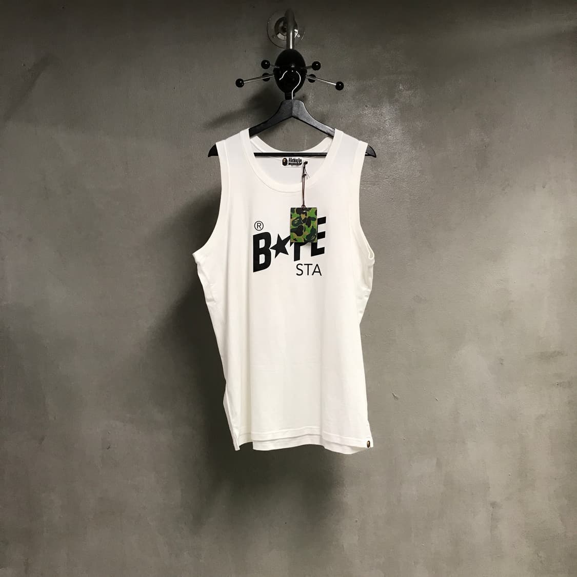 베이프 화이트 슬리브리스 새상품 2XL 상품이미지1