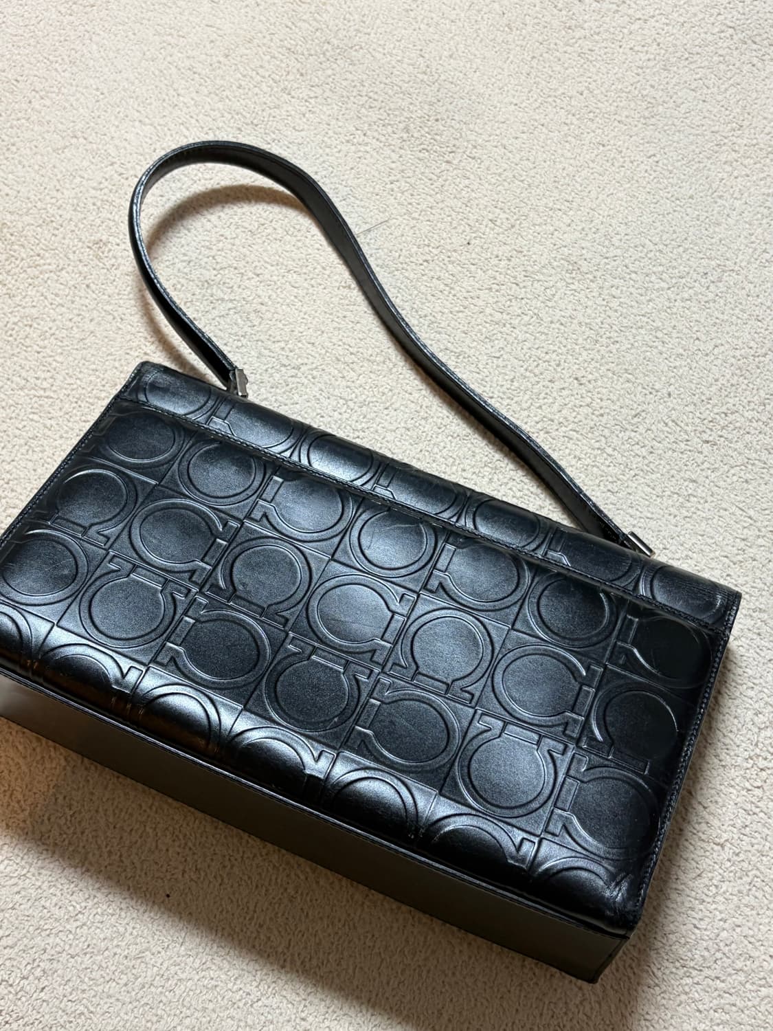 페레가모 간치니 숄더백 블랙 (빈티지) 상품이미지2