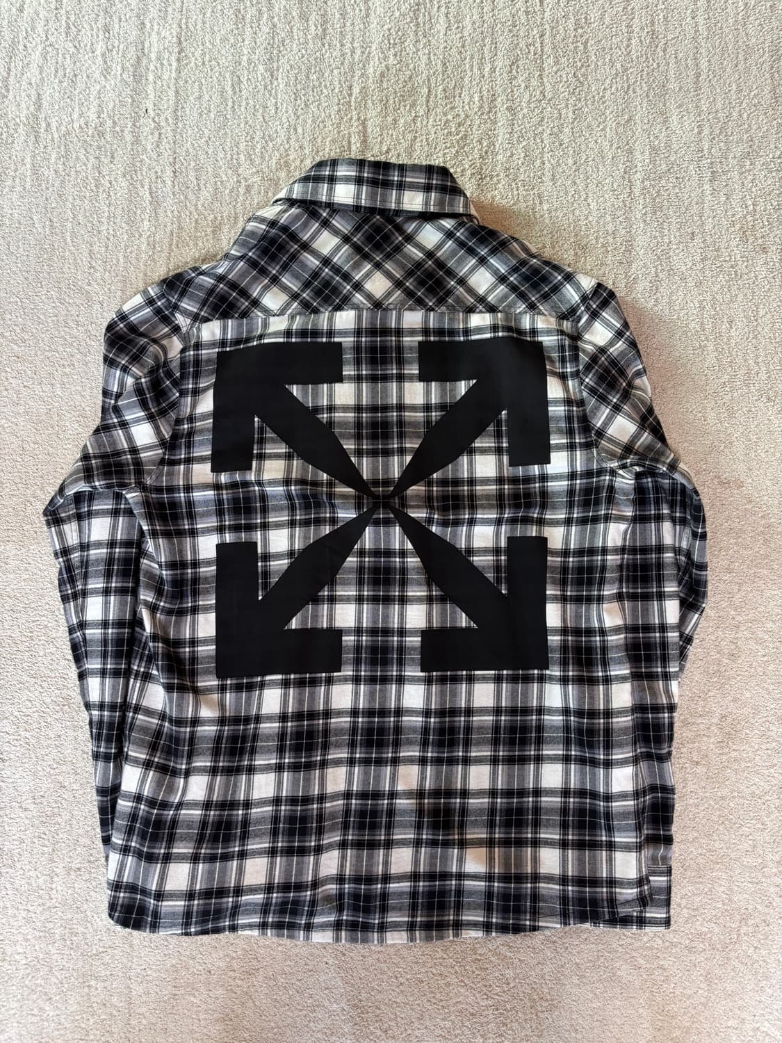 오프화이트 플란넬 셔츠 상품이미지1