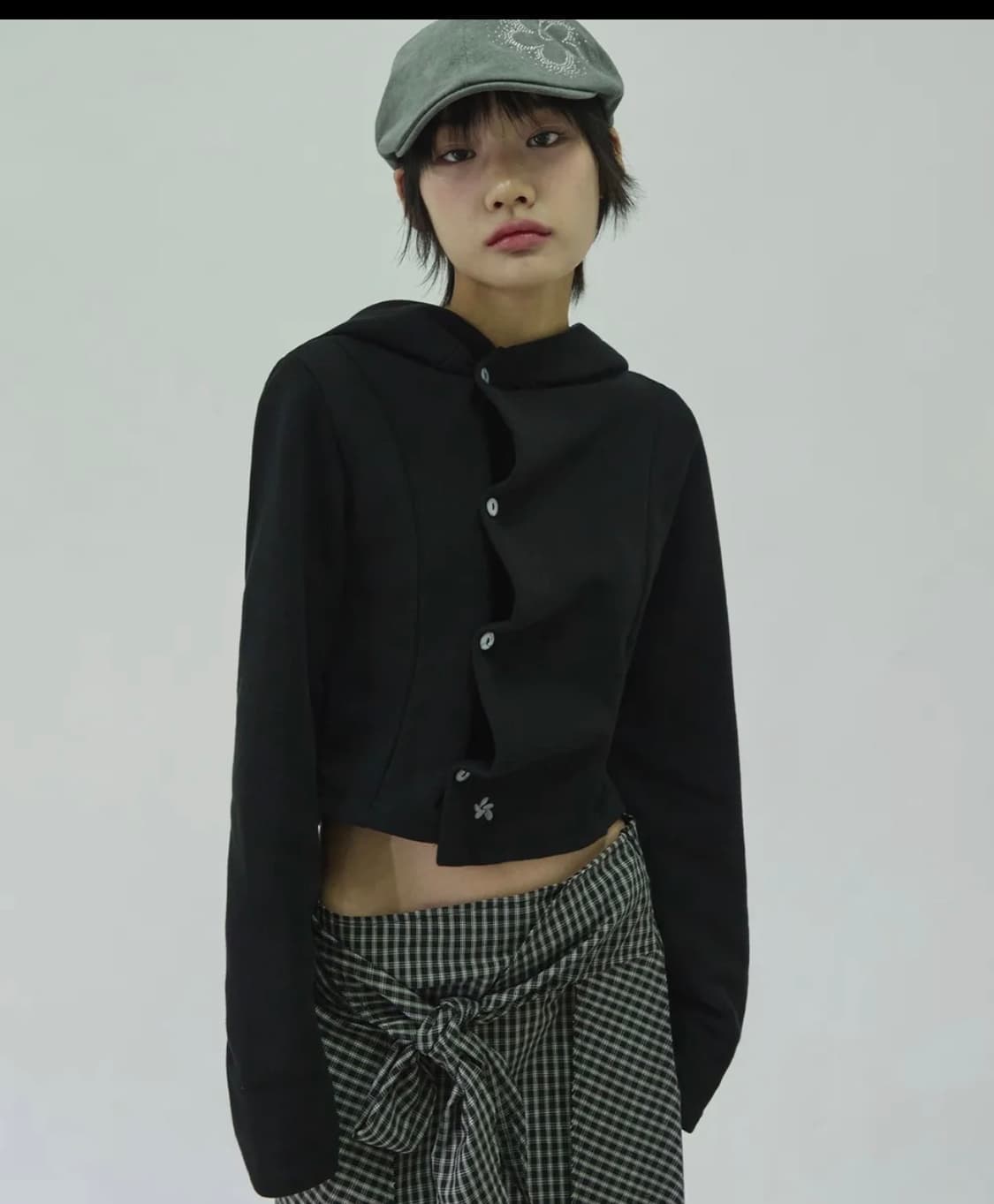 슬릭글로우 스몰 로고 사이드 버튼 셔링 후드 탑 그레이/블랙 상품이미지2