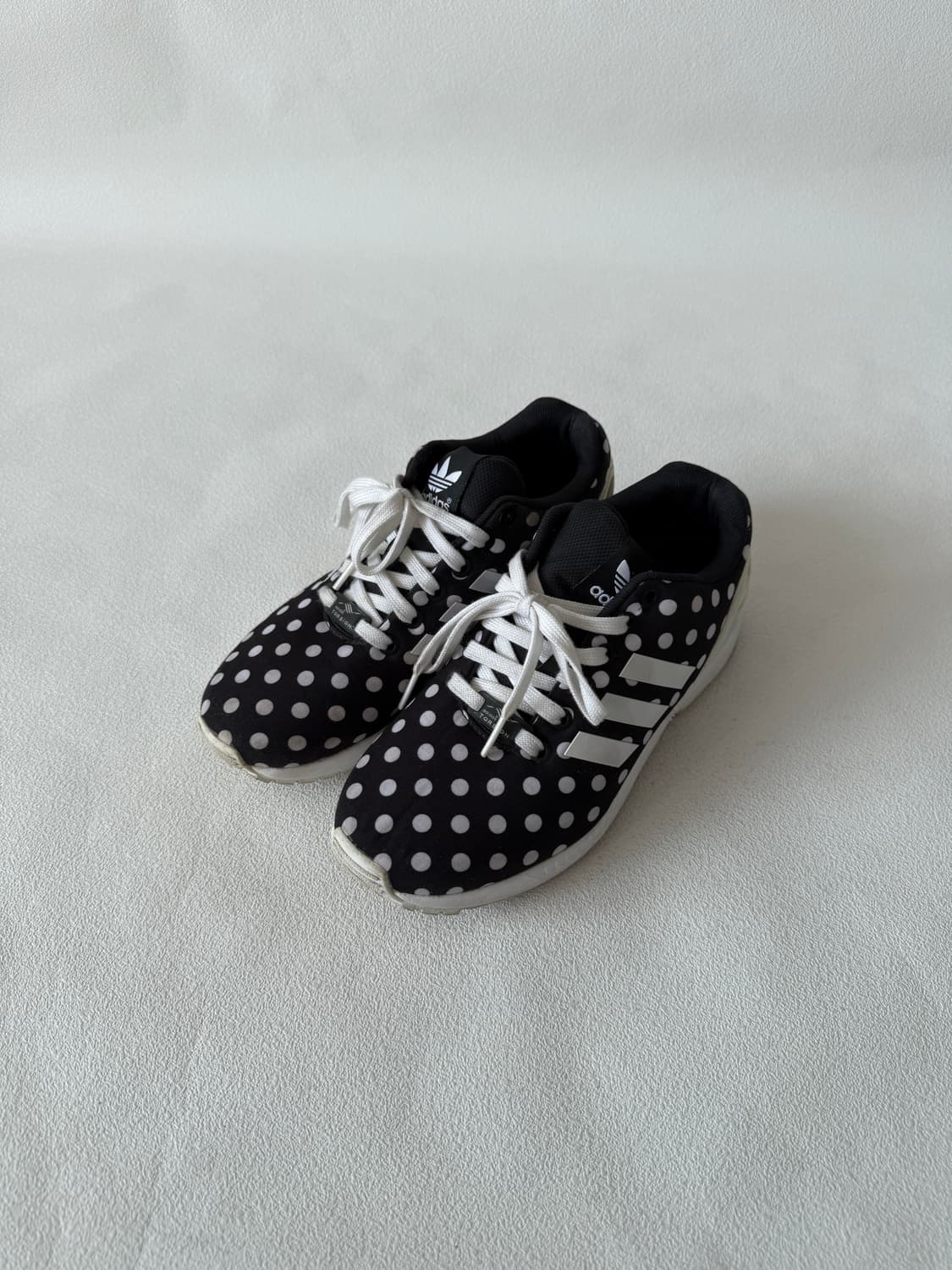 [235]아디다스(adidas) 도트 스니커즈 상품이미지3