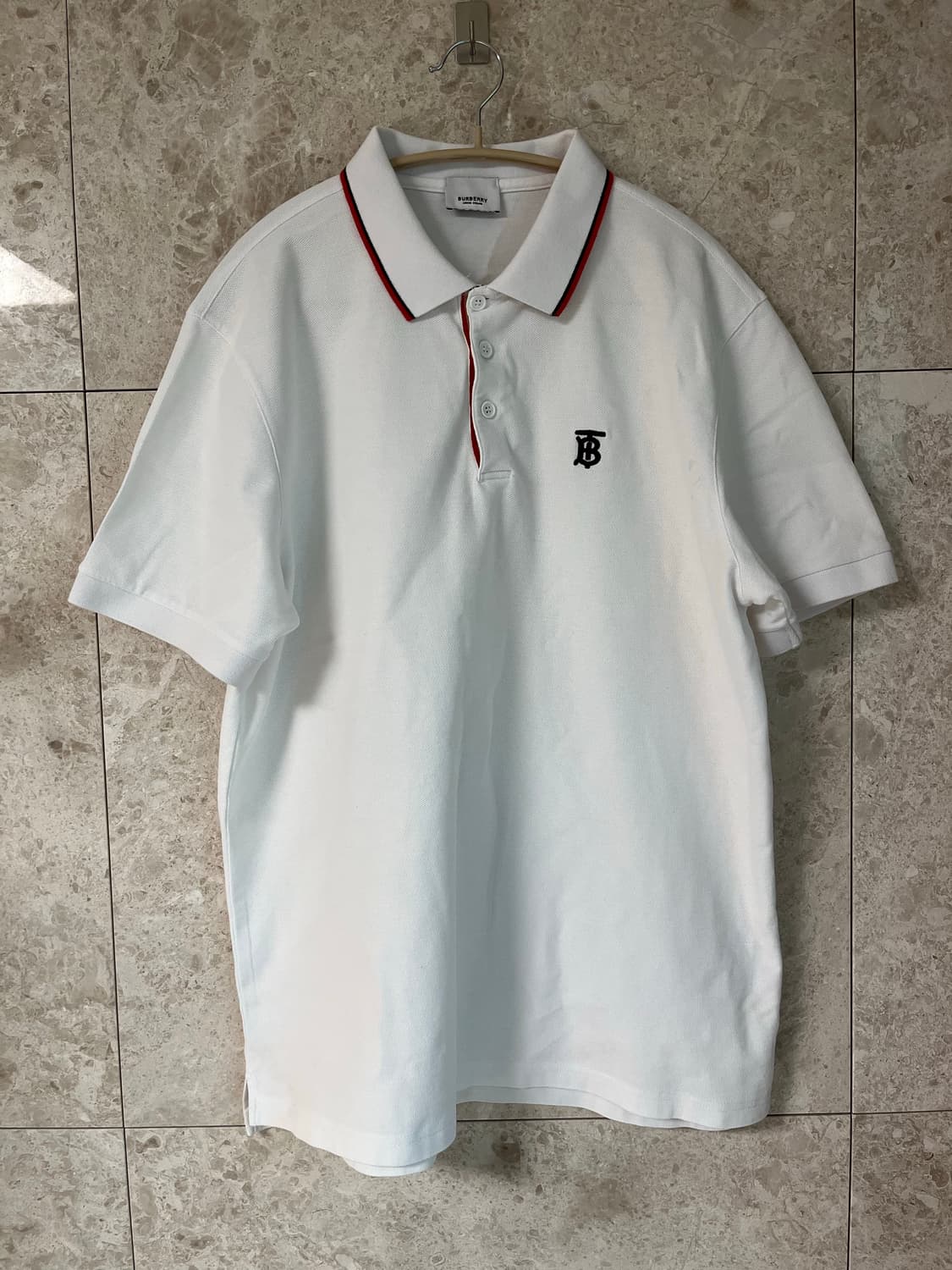 버버리 화이트 카라티 XXL 정품 상품이미지1