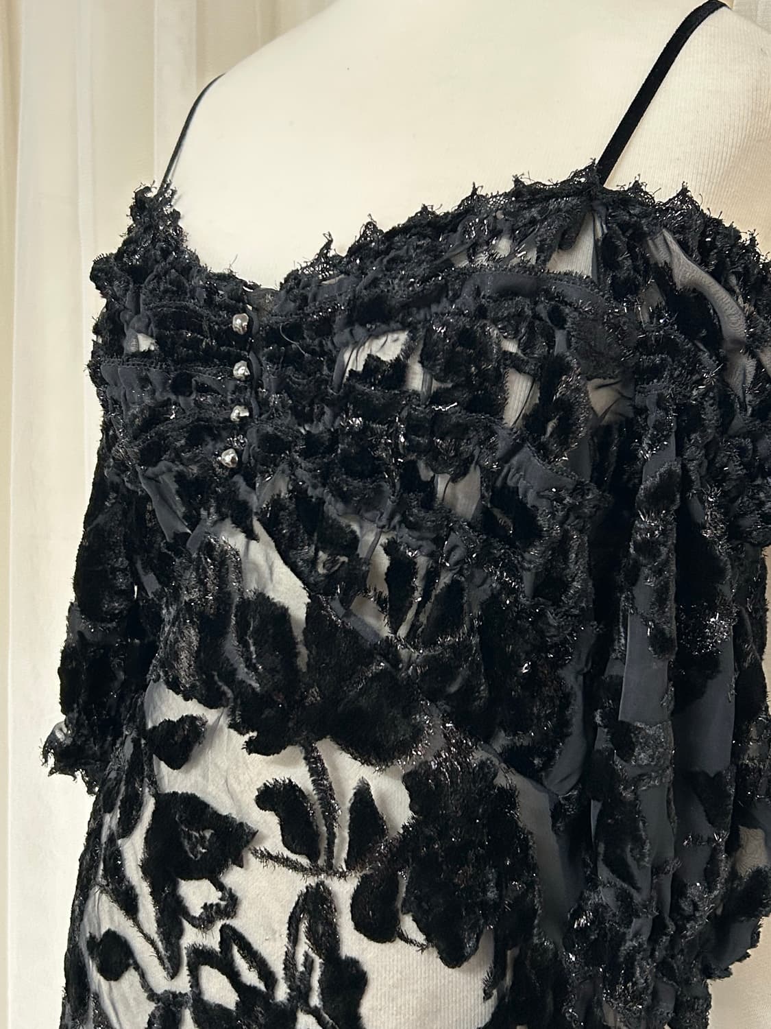 고스 고딕 벨벳 글리터 시스루 오프숄더 탑 상품이미지2