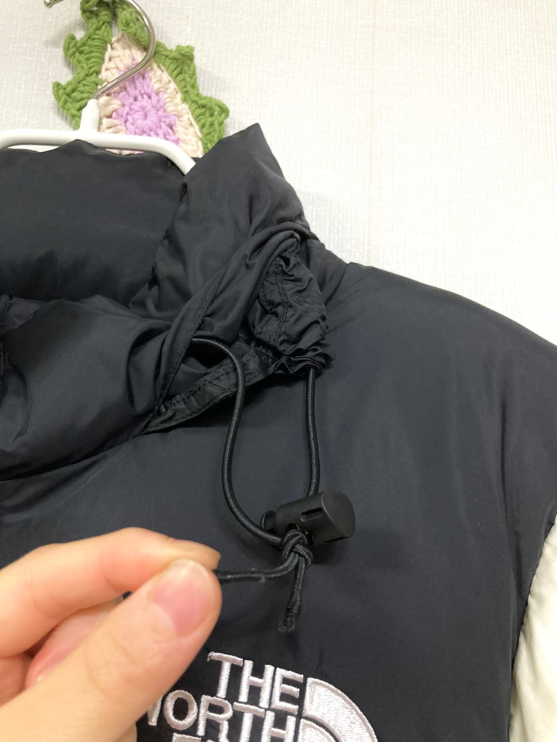 노스페이스 남녀공용 눕시 700필 숏패딩 _ 크림색 상품이미지9