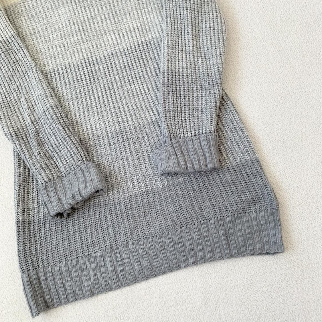 잉그니 그레이 그라데이션 터틀넥 니트 원피스 상품이미지3