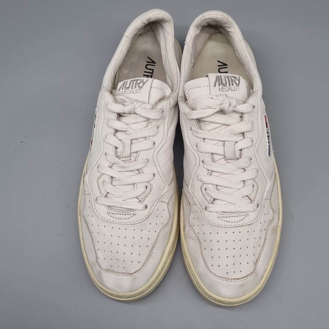 오트리 메달리스트 레더남성스니커즈44 280 상품이미지2