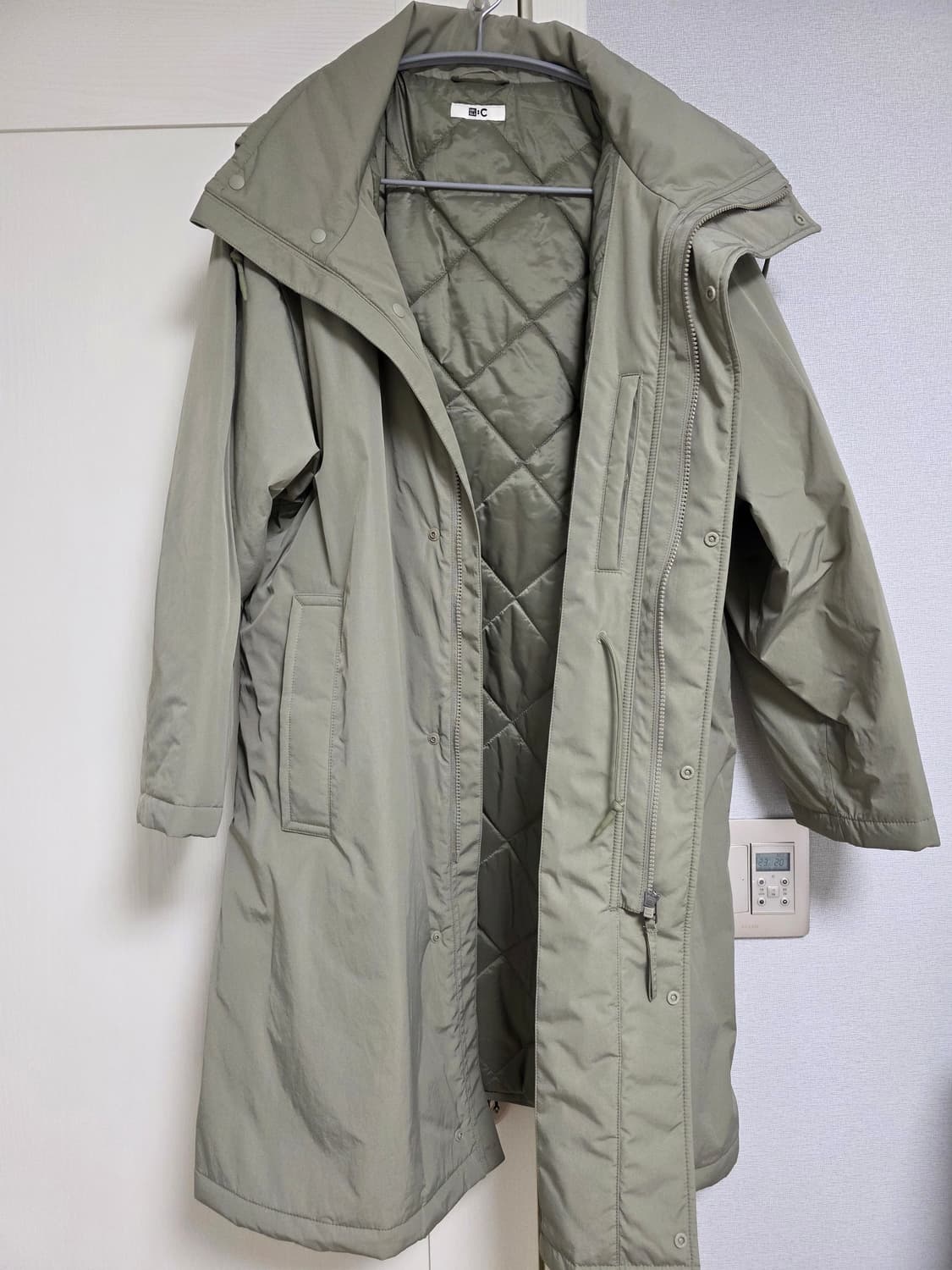 유니클로c 후드코트 S 카키 상품이미지3