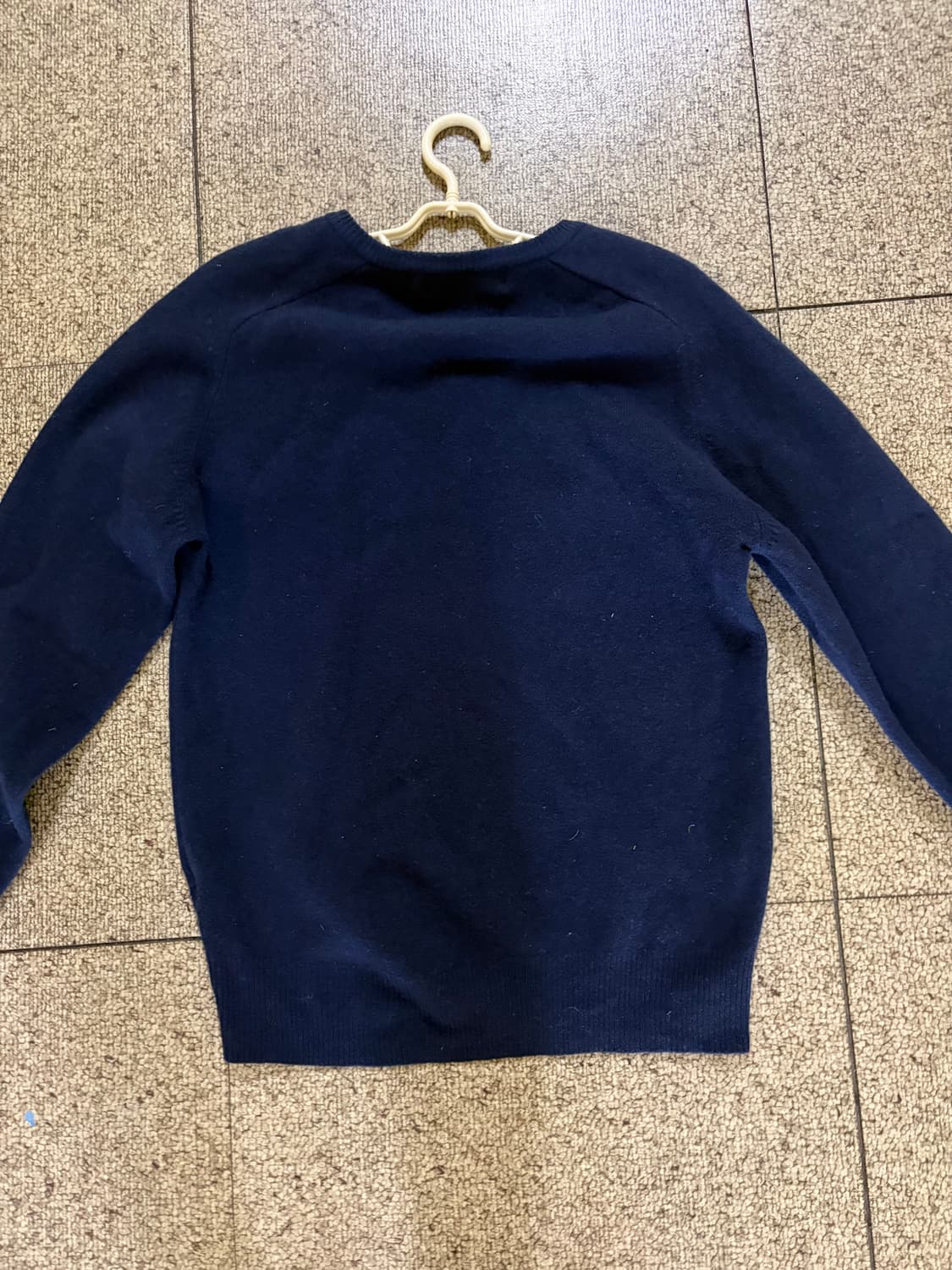 폴로 브이넥 니트 상품이미지2